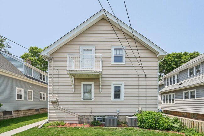 Building Photo - 2170 S 64th St