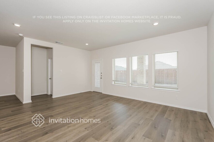 Building Photo - 4004 Amethyst Dr