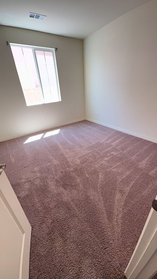 Building Photo - 3 BEDROOM VICTORVILLE HOME