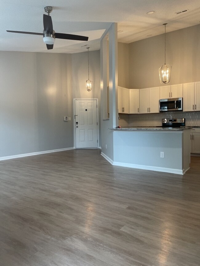 Building Photo - 1 Bedroom 1 Bathroom Condo