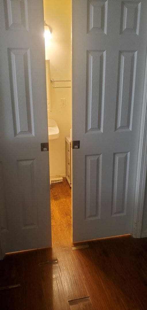 Building Photo - Handicap Accessible 2 bd, 2 ba - Beautiful...