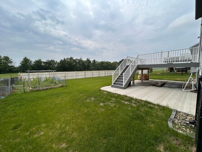 Building Photo - Stunning 5 Bed, 3.5 Bath Luxury Home for R...
