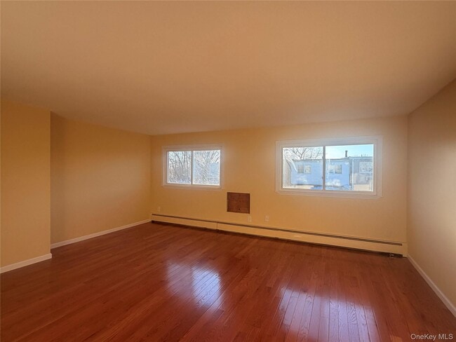 Building Photo - 72 Greenway Terrace