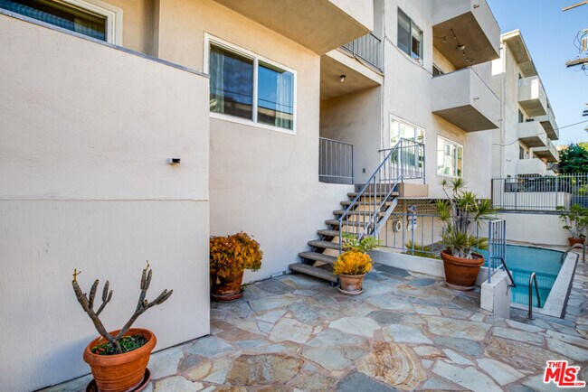 Building Photo - 11820 Mayfield Ave