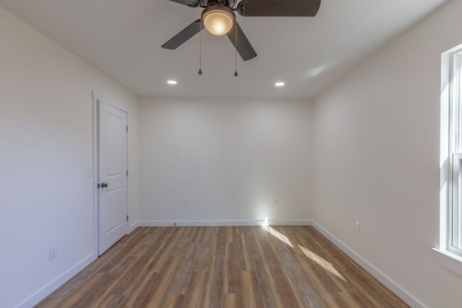 Building Photo - Live where Chattanooga comes alive!