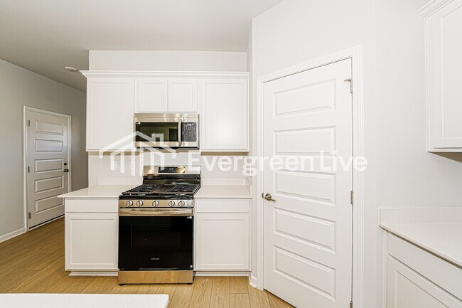 Building Photo - 308 Pond Spg Dr