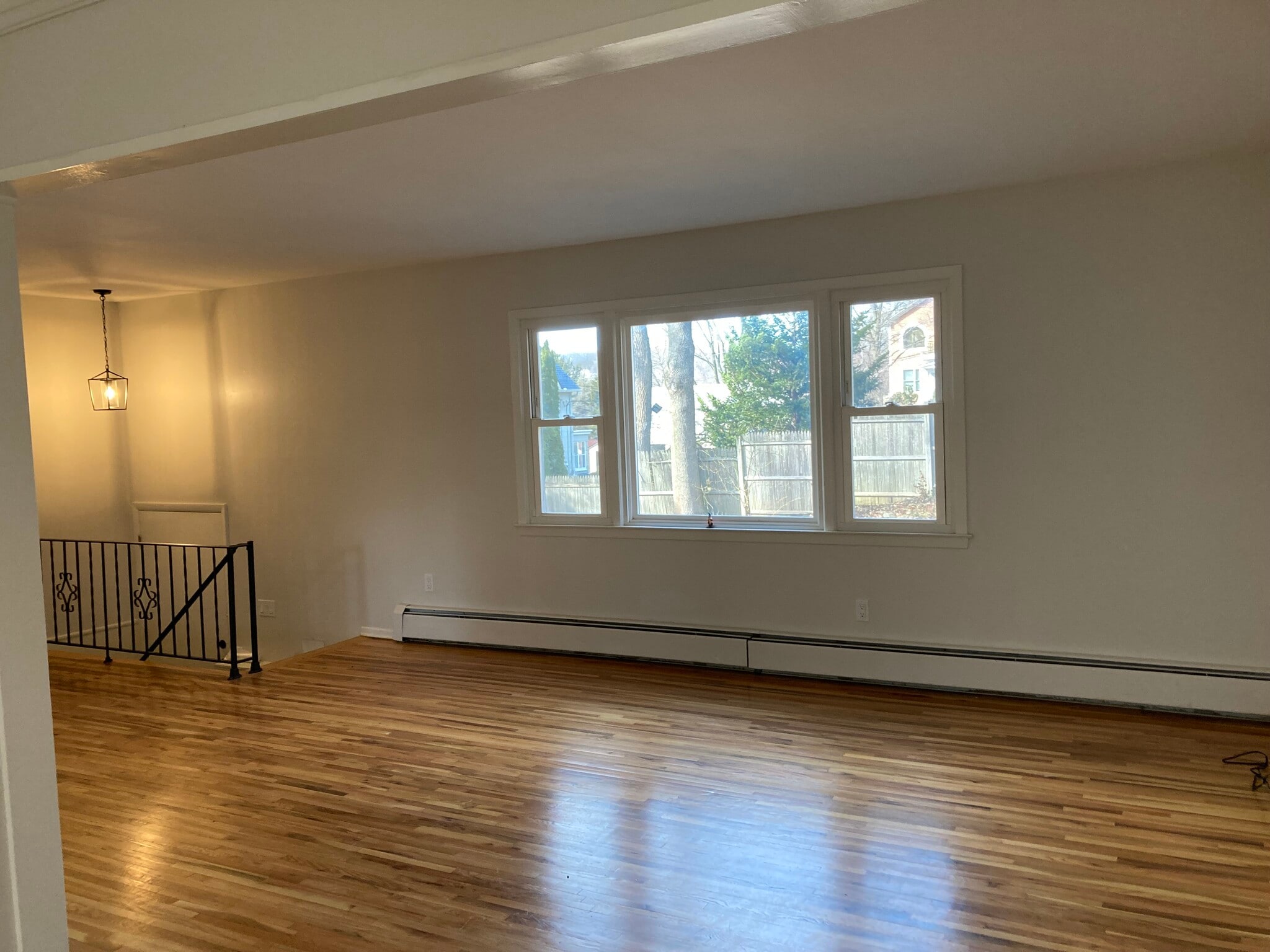 Building Photo - 162 Railroad Ave
