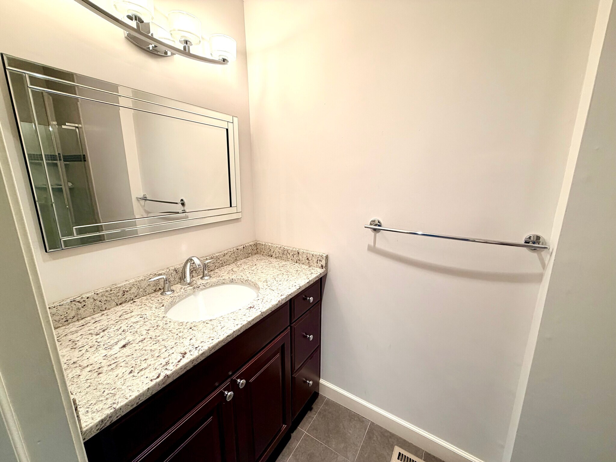 Master bathroom - 40 Crossroads Ln
