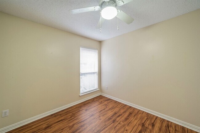 Building Photo - 4709 Belladonna Dr