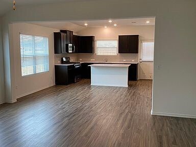 Building Photo - 340 Escondido Cir