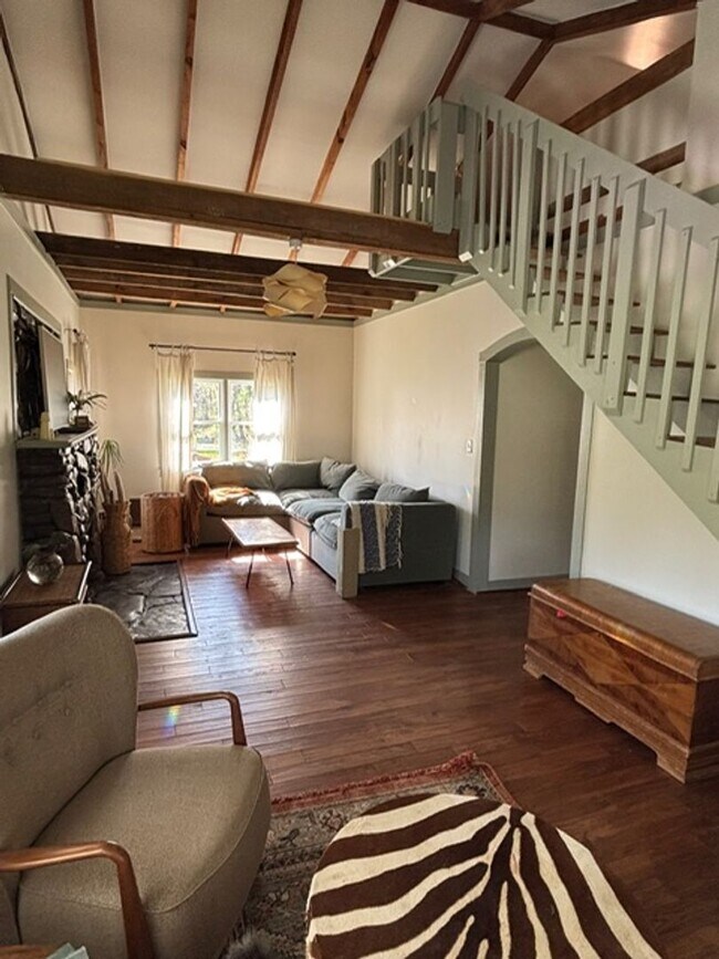 Building Photo - Rare Oasis: 2BR Home with Large Loft Area on 1.5 Acres Bordering National Forest and Fronting Dry...