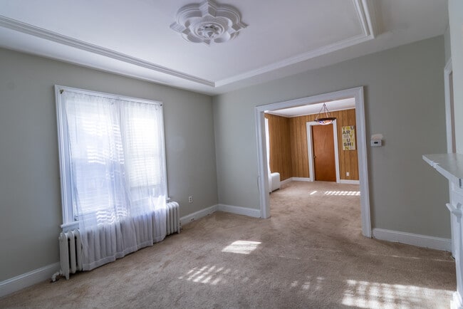 Building Photo - 16 Smith St