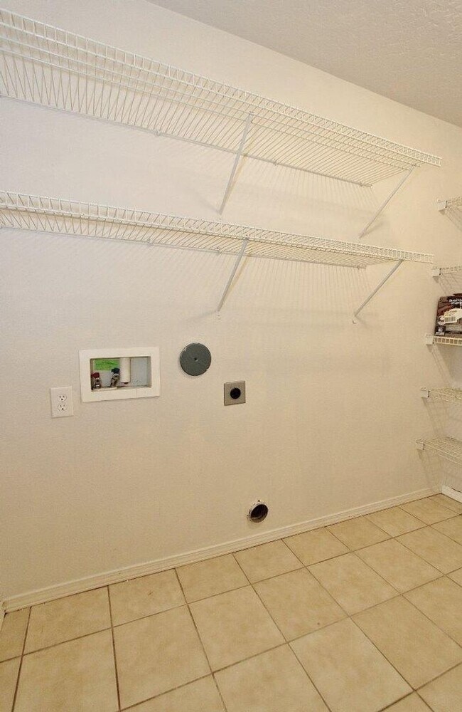 Building Photo - Clean Single-Level Home in Charter Pointe