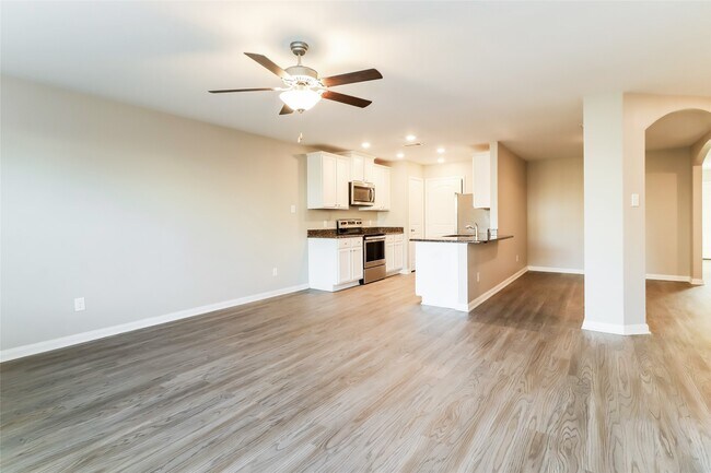 Building Photo - 23014 Bellini Dr