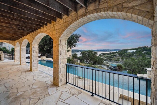 Building Photo - 17813 Kingfisher Ridge Dr