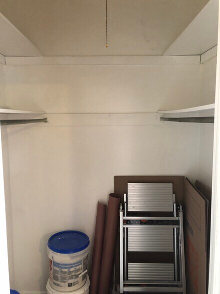 Building Photo - 203 Alnus St