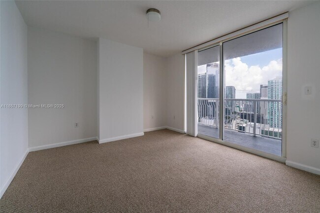 Building Photo - 1200 Brickell Bay Dr