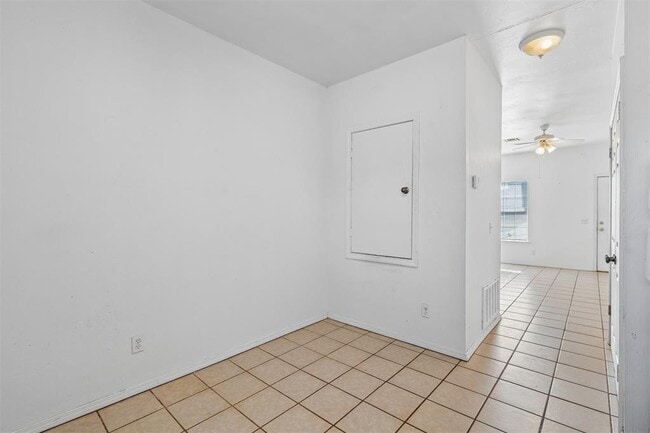Building Photo - 1021 Shady Creek Cir