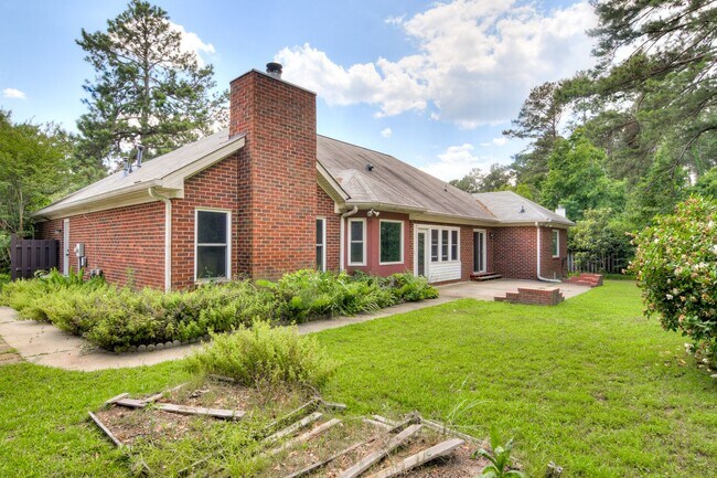 Building Photo - Brick Ranch in Evans