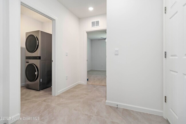 Building Photo - 7144 Topaz Dr