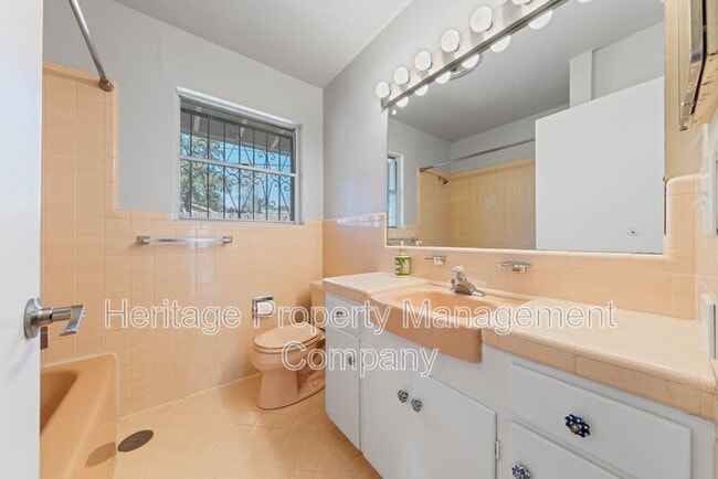 Building Photo - 303 Marquis Ln