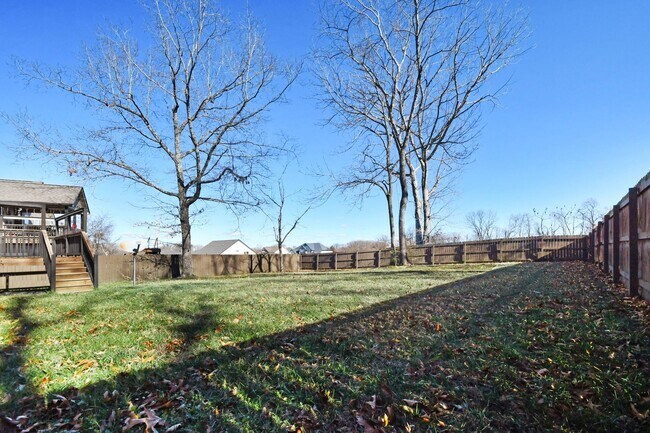 Building Photo - Pet Friendly Three Bedroom with Bonus!