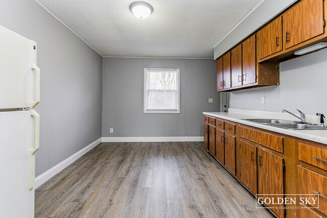 Building Photo - 6304 E Piccadilly Rd