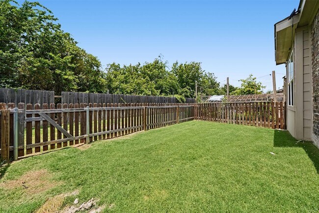 Building Photo - 17102 Crane Fly Dr