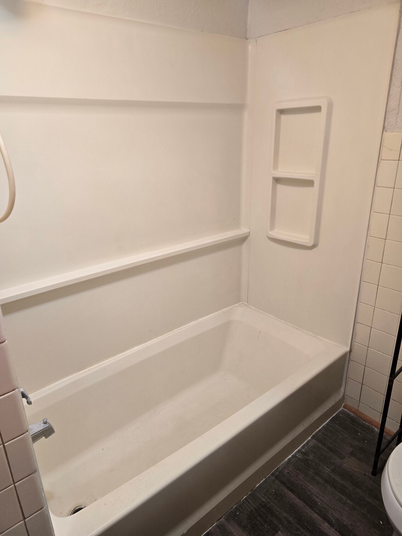 Building Photo - 705 28th St