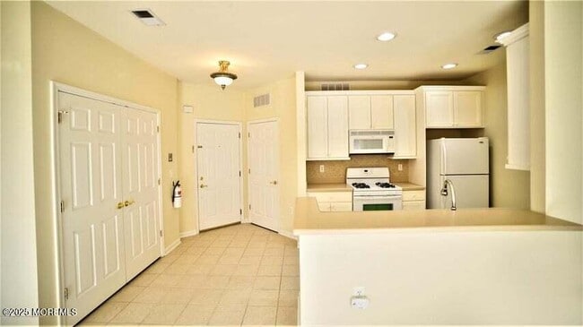 Building Photo - 317 Sophee Ln