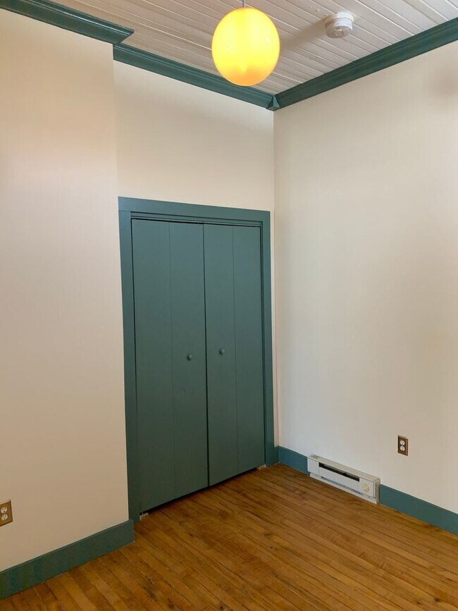 Building Photo - White Sulphur, LLC 171