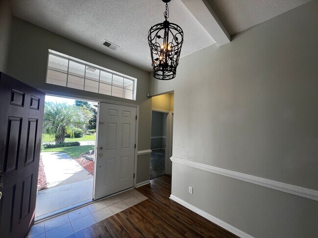 Building Photo - 404 Blackberry Ln