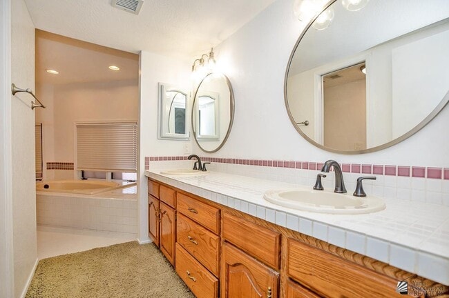 Building Photo - 2174 S Del Valle Way