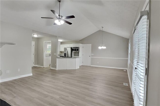 Building Photo - 5493 Riverchase Dr