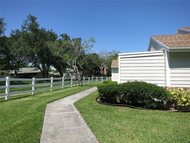 Building Photo - 13749 SW 147th Cir Ln