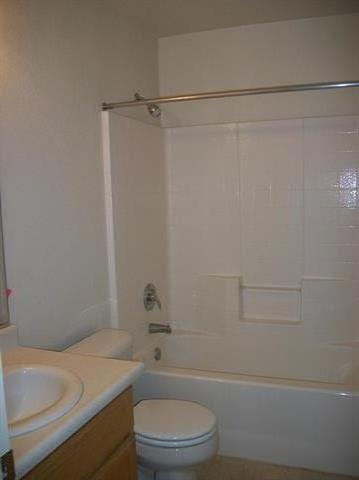 Building Photo - 642 Kensington Cir