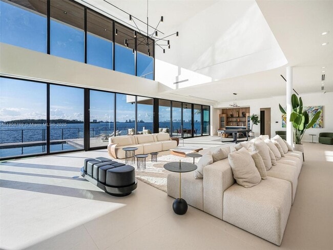 Building Photo - 11400 N Bayshore Dr