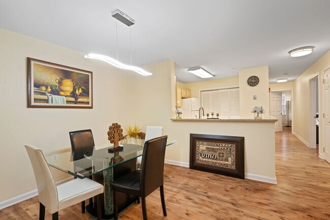 Building Photo - 501 Garrison Woods Dr