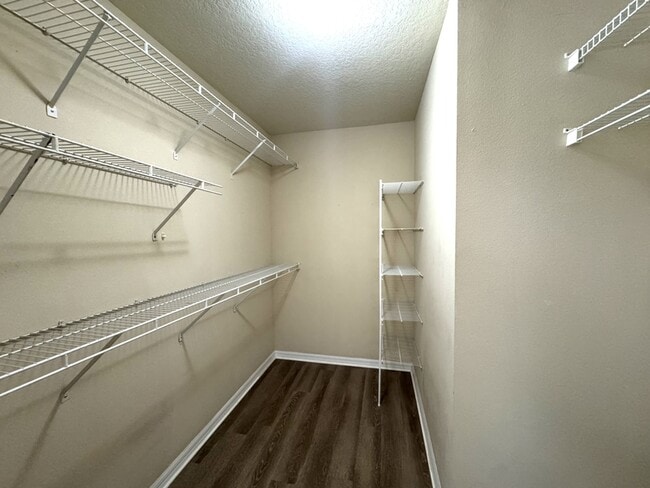 Building Photo - 4952 Hook Hollow Cir