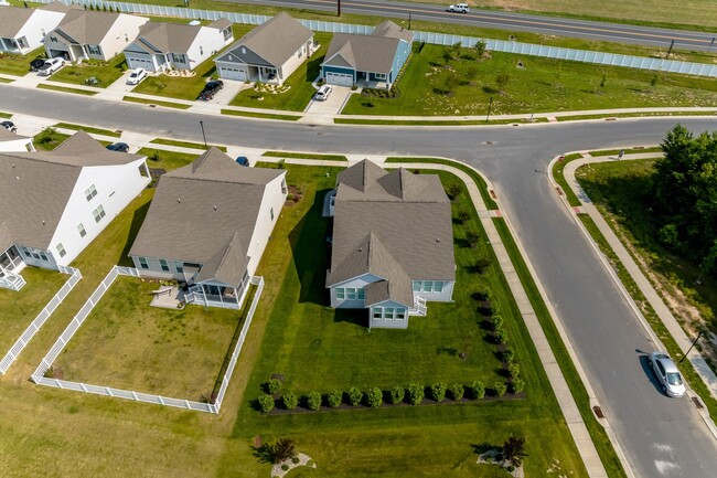 Building Photo - High-End Year Round Rental in Lewes