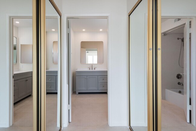 Building Photo - 35200 Cathedral Canyon Dr