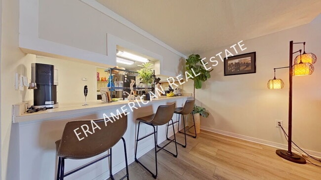 Building Photo - 5 Chatelaine Cir SE