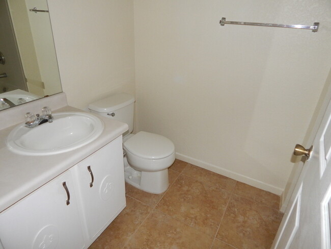 Building Photo - 2 Bed 2 Bath Condo In Plantation Park Near...