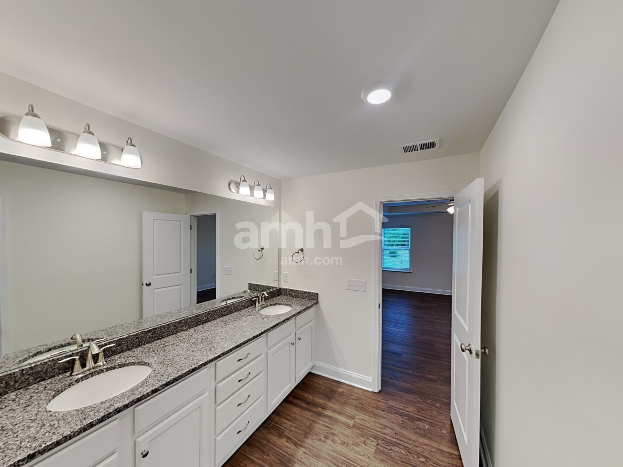 Building Photo - 1100 Amberly Wy