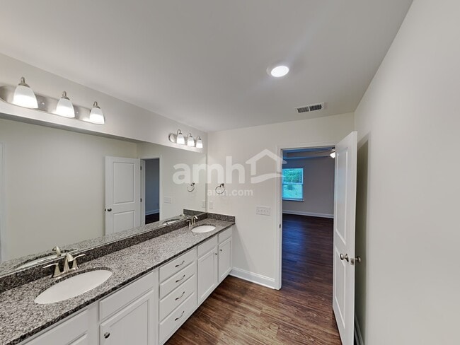 Building Photo - 1100 Amberly Wy