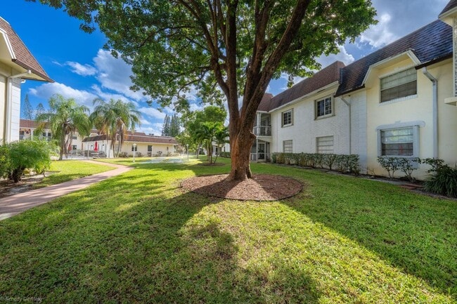 Building Photo - 708 SE 2nd Ave