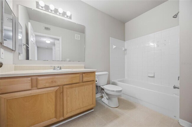 Building Photo - 1195 Villagio Cir