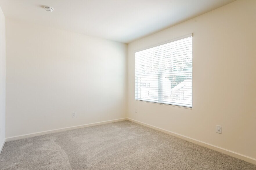 Building Photo - 752 Shepard Rock Dr