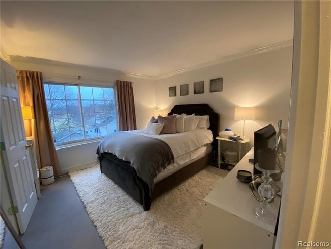 Building Photo - 662 Purdy St