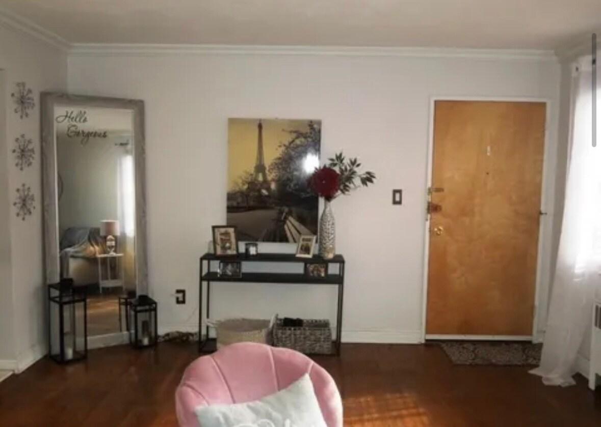 Building Photo - 21 Troy Dr